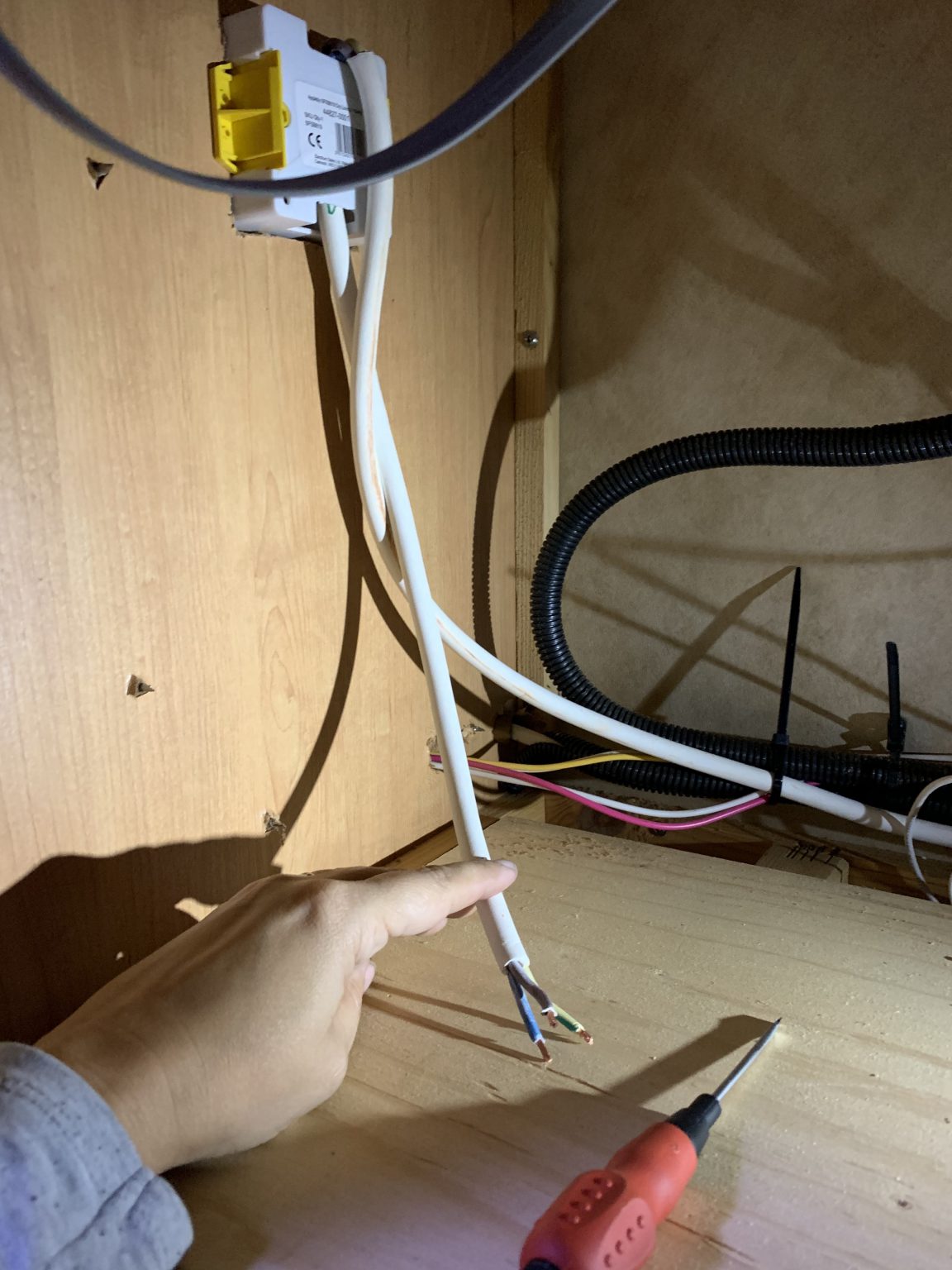 Camco Hybrid Heat Electric Hot Water Heater Conversion Review - Seeking